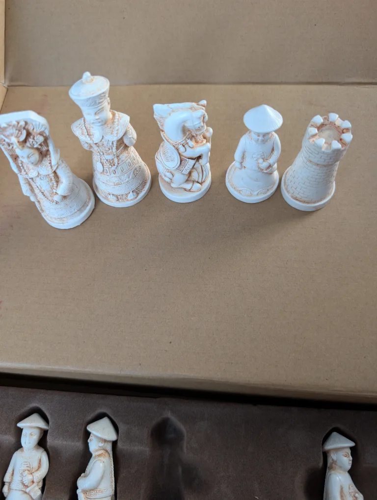 Vintage Asian Style Chess Set image indicator(2)