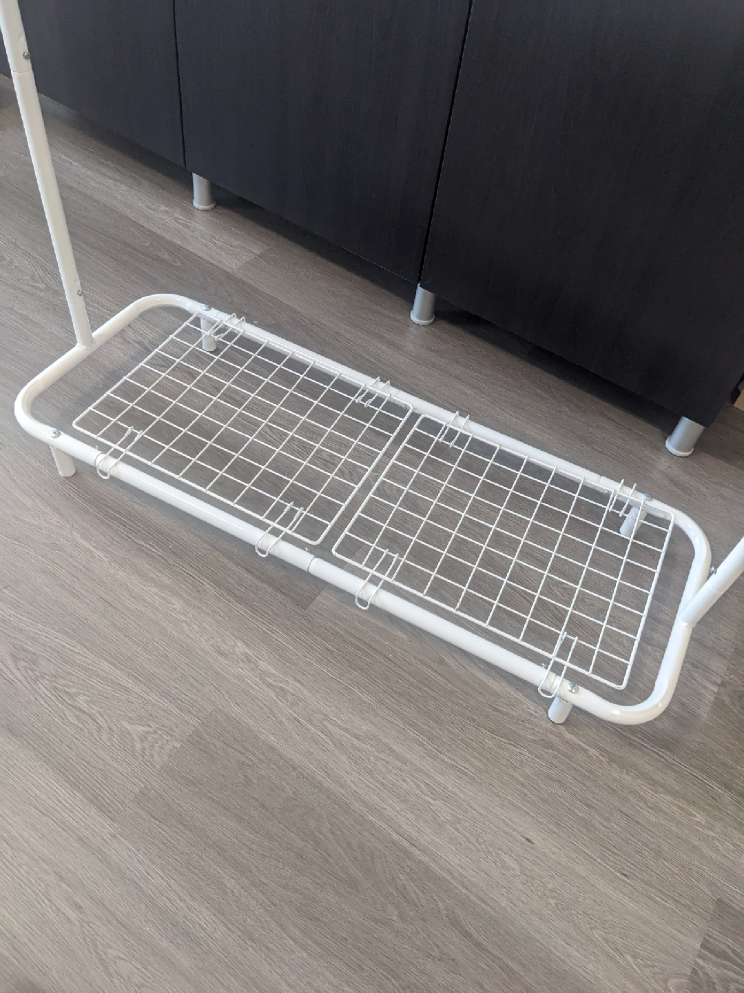 White Metal Clothes Rack - photo 2