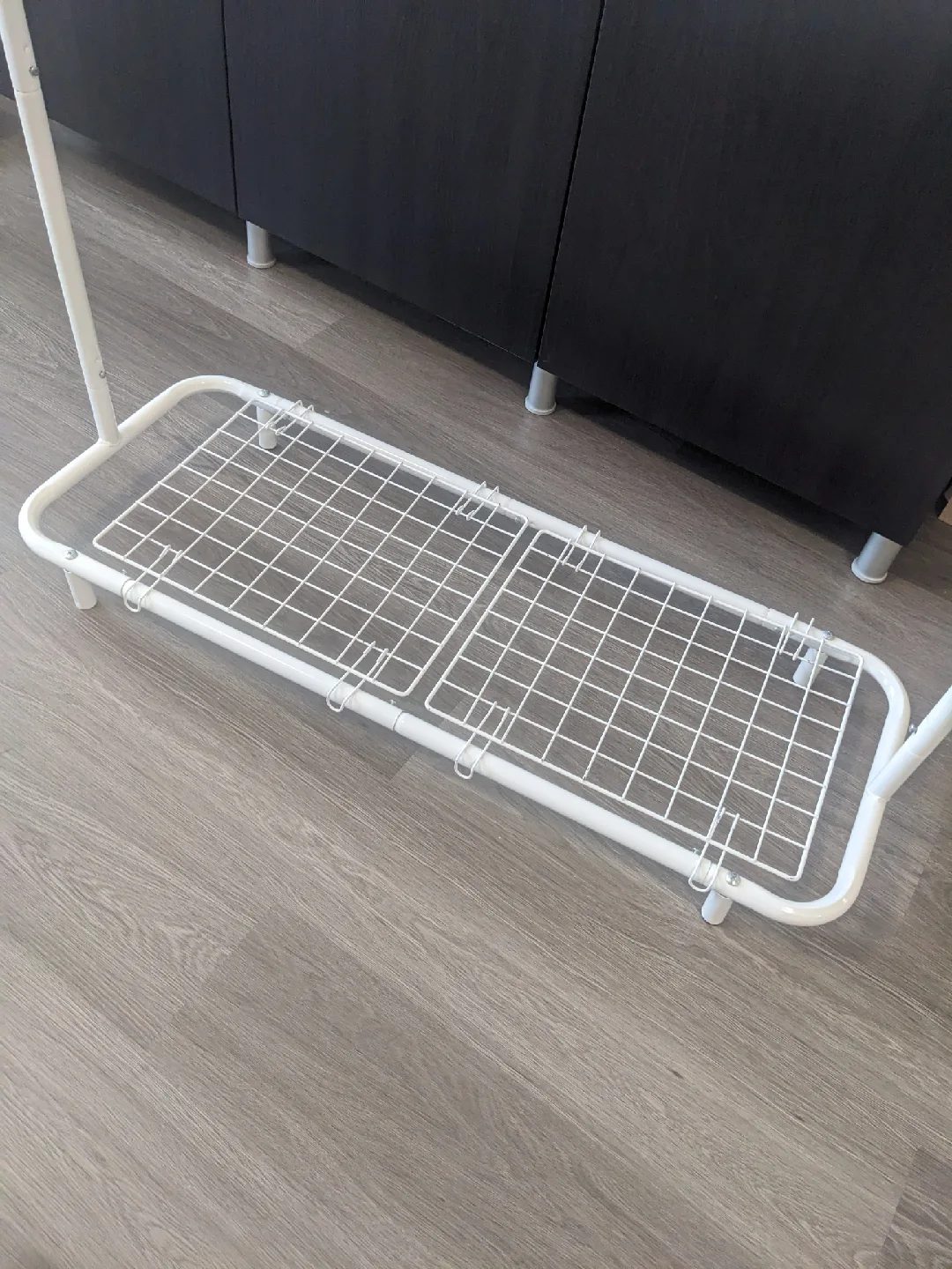 White Metal Clothes Rack image indicator(2)