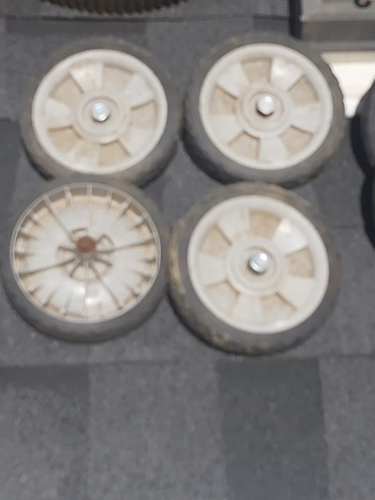 Used Wheels - Assorted Sizes and Types image indicator(3)