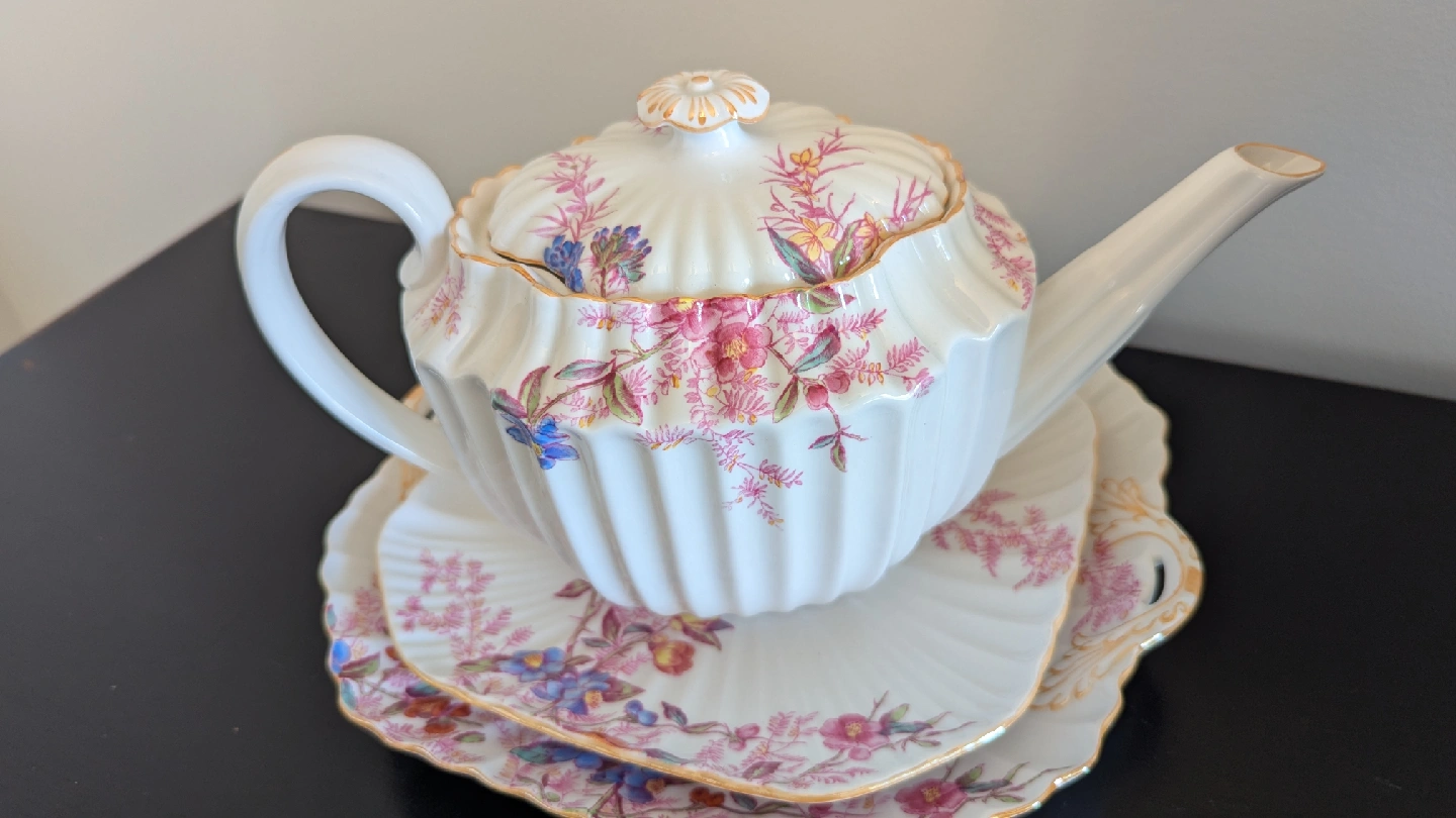 Spode Copeland Chelsea Garden Teapot & Serving Plates Karrot