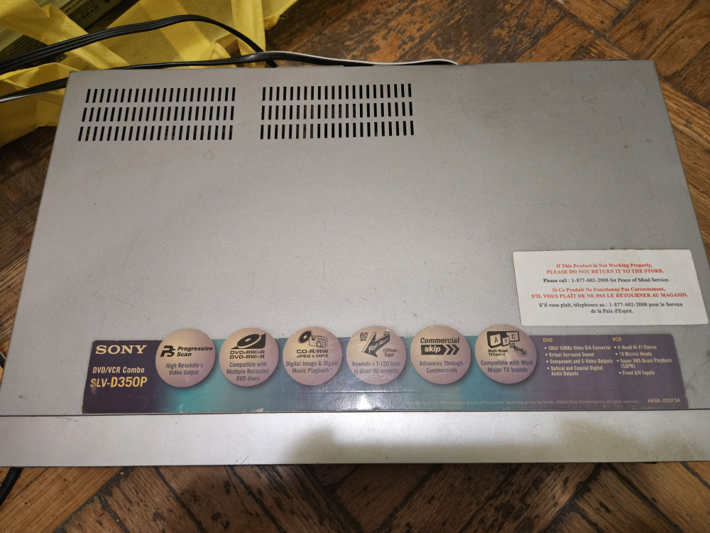 Sony SLV-D350P DVD/VCR Combo Player - photo 2