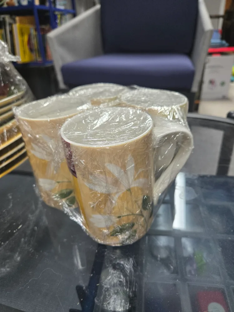 Floral Dinnerware Set (Plates & Mugs) image indicator(3)