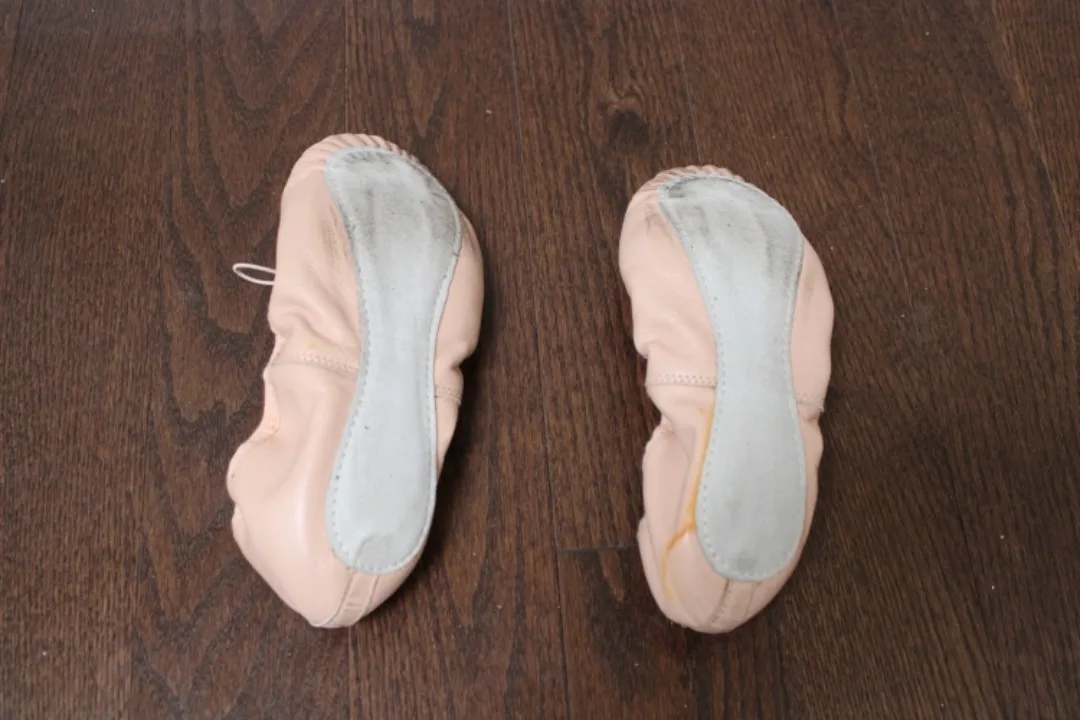 Ballet Slippers - Size 7.5AM image indicator(2)