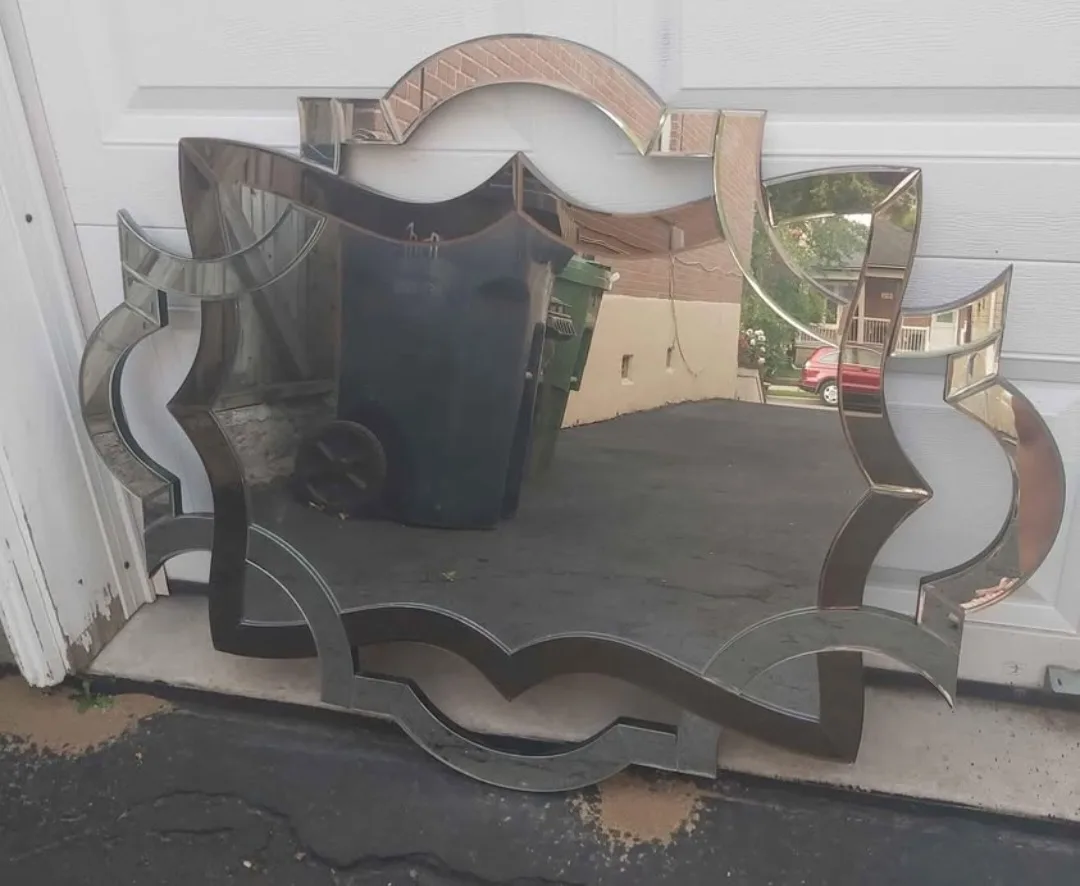 Large beautiful mirrors 🏠Dufferin & Eglinton image indicator(3)