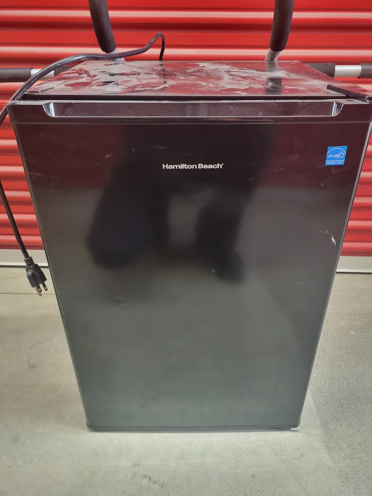 Hamilton Beach Mini Fridge - Black thumbnail