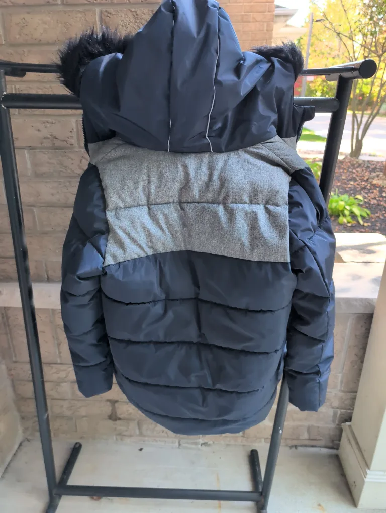 Kids' Puffer Jacket - Size 14-16 image indicator(2)