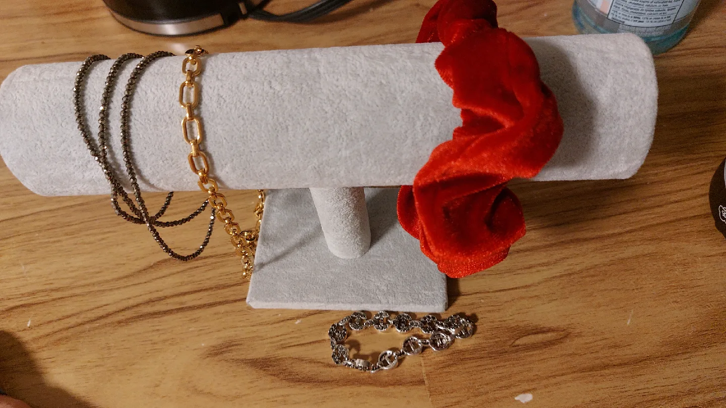 Grey Velvet Jewelry Display Stand image indicator(3)