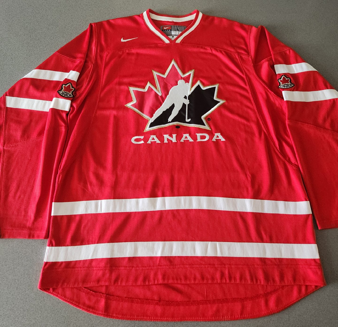 Nike Team Canada Junior IIHF Hockey Jersey - Size L
