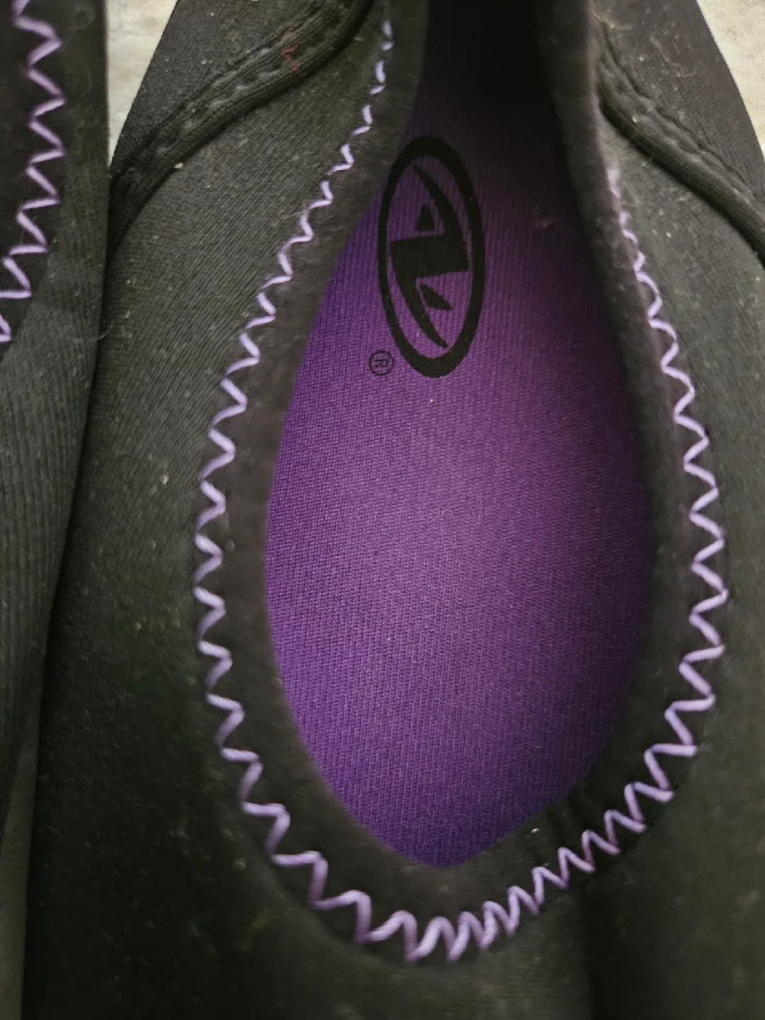 Athletic Works Water Shoes Size 9/10 image indicator(4)