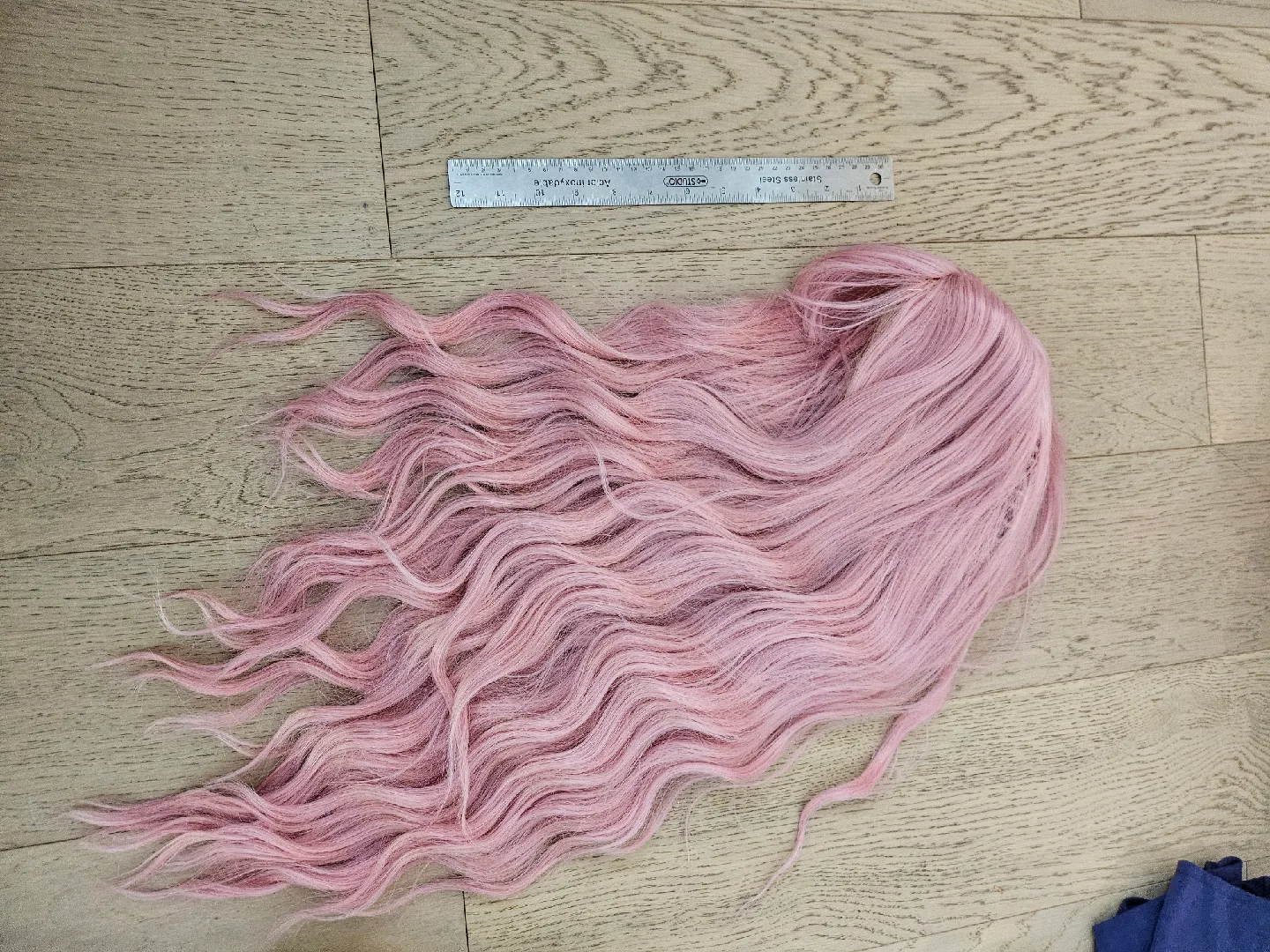 Pink Wavy Wig thumbnail