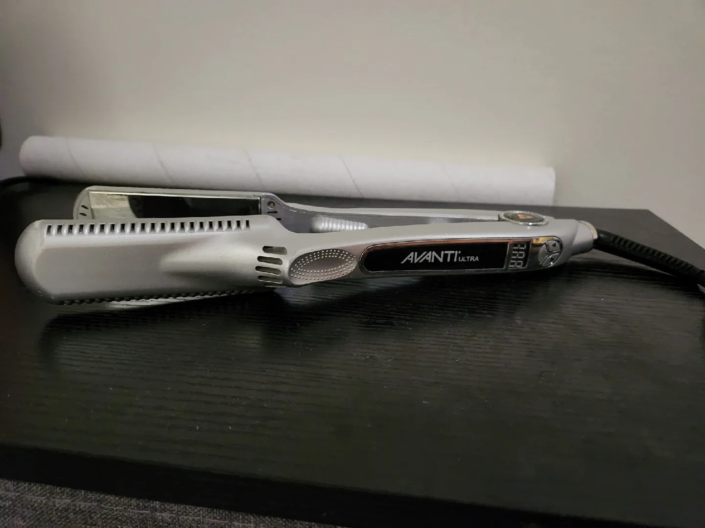 Avanti Ultra Nano Titanium Hair Straightener thumbnail