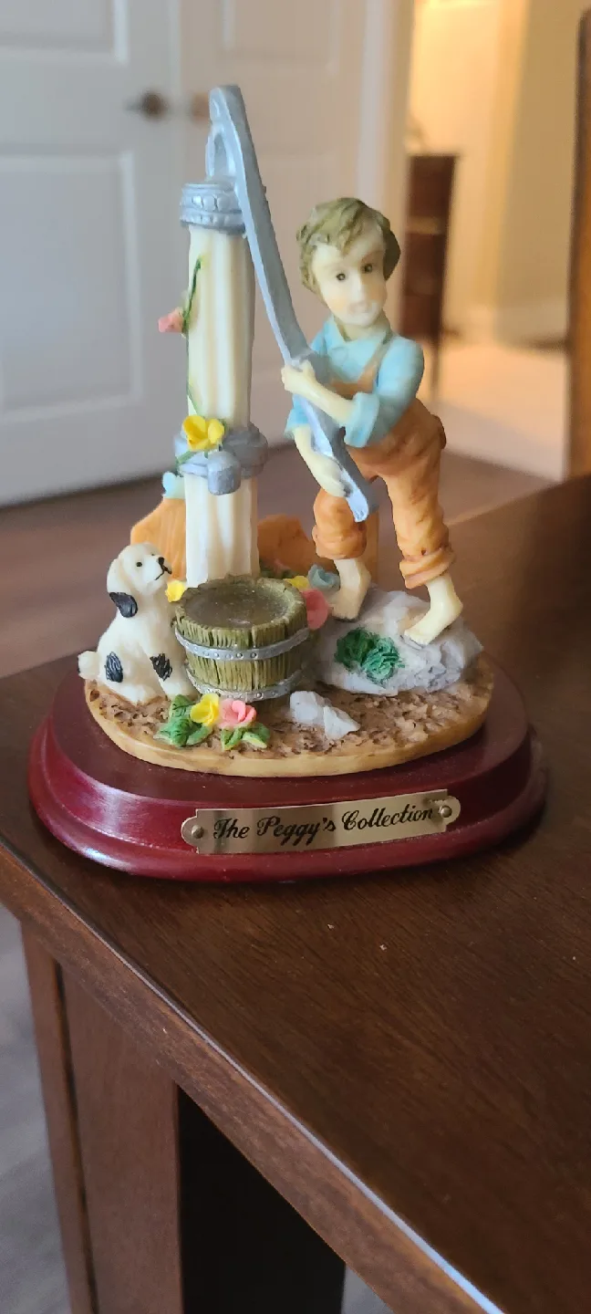 The Peggy's Collection Figurine thumbnail