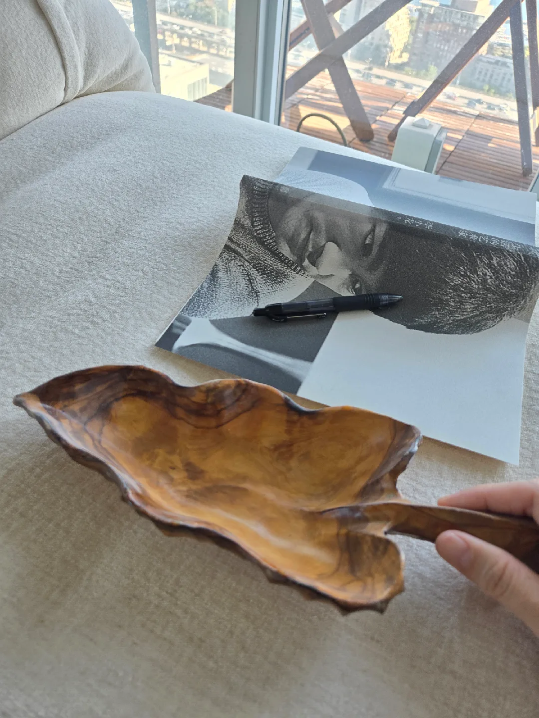 Wooden Leaf-Shaped Serving Tray image indicator(2)