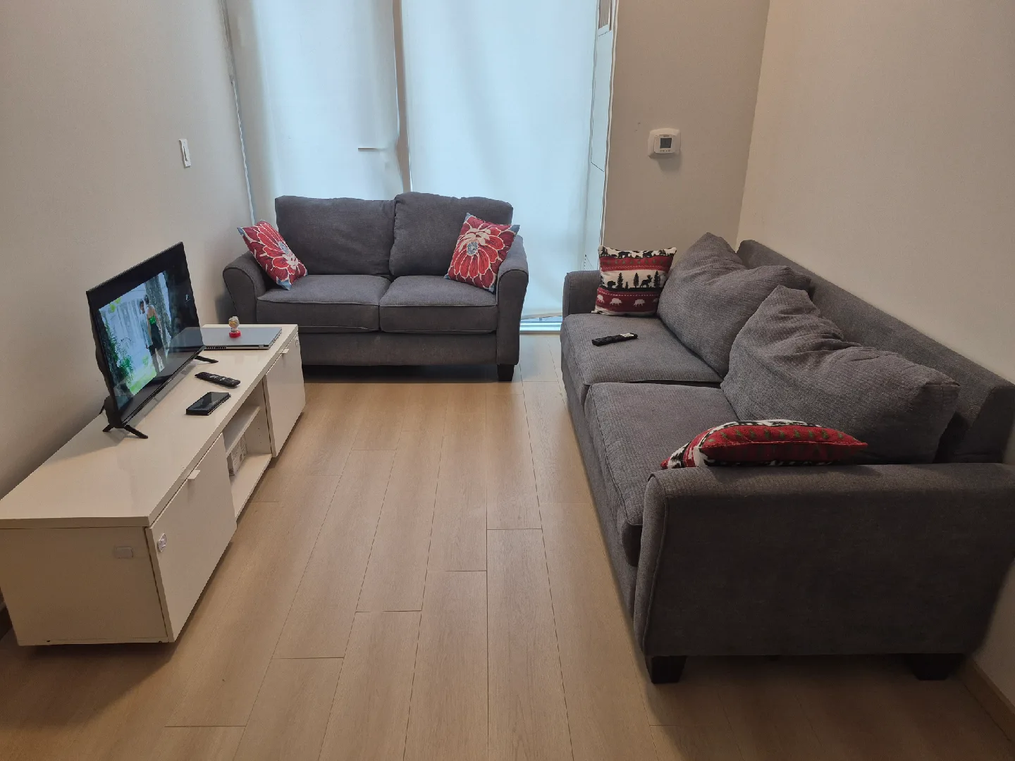 Living Room Set: Sofas, Table, TV Stand image indicator(3)