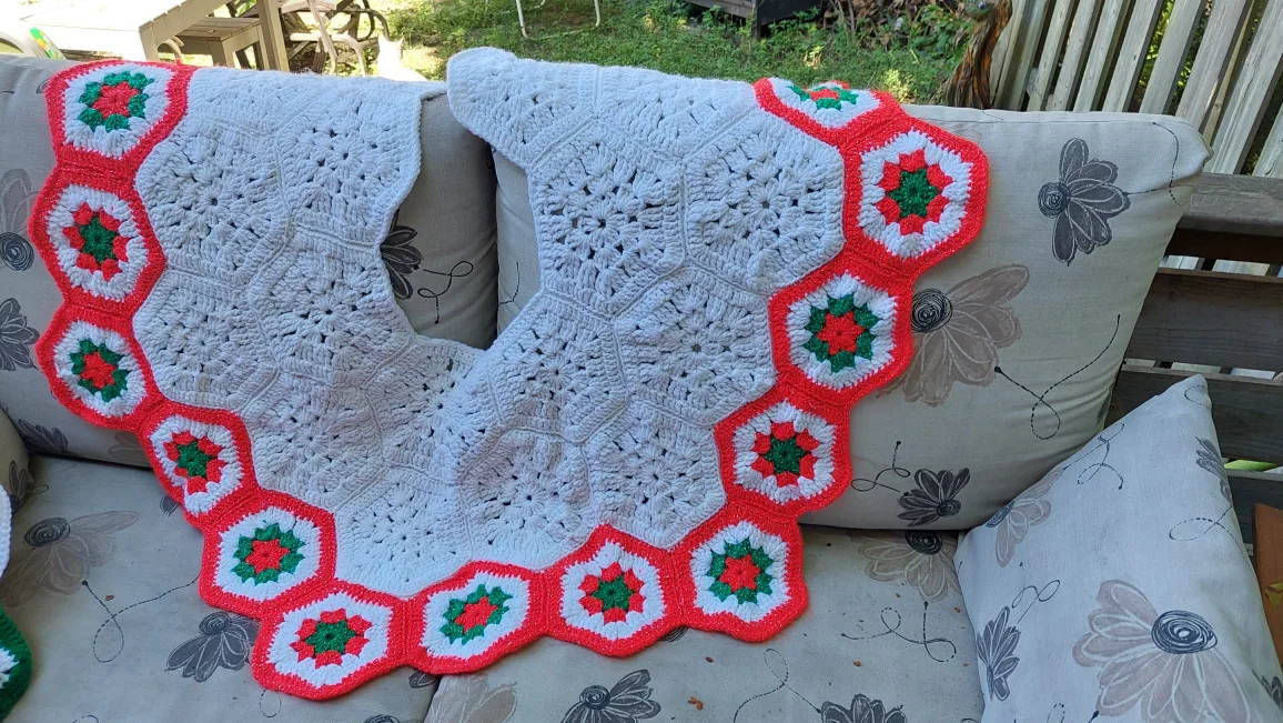 Handmade Crochet Christmas tree skirts- Unique Design thumbnail