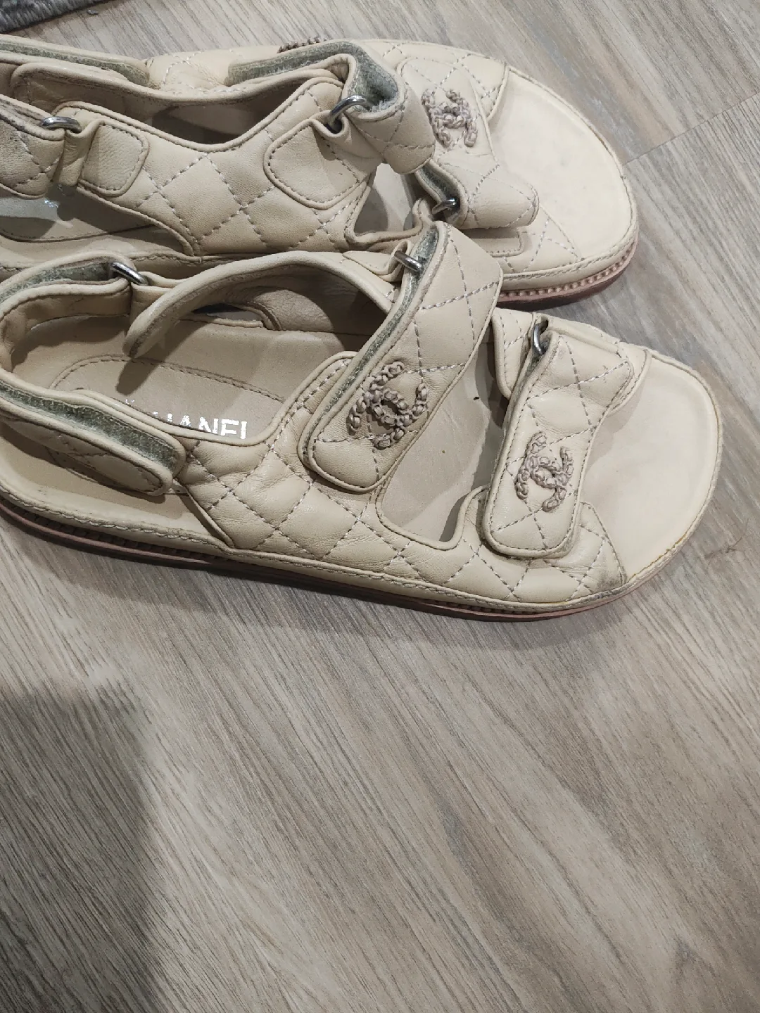 Chanel Cream Sandals Size 37 image indicator(3)