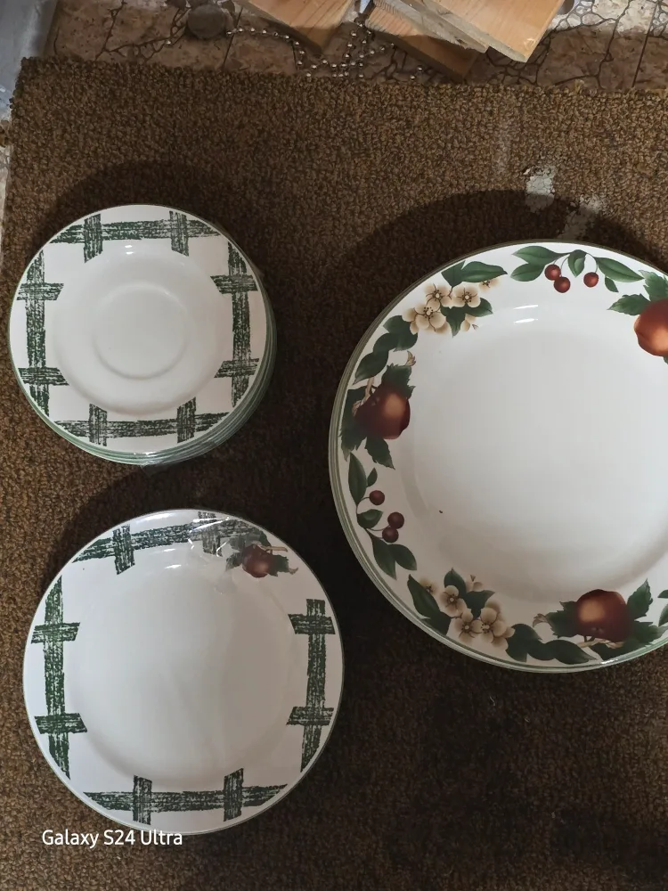 Vintage Mikasa 'Whole Wheat' Dinnerware Set image indicator(2)