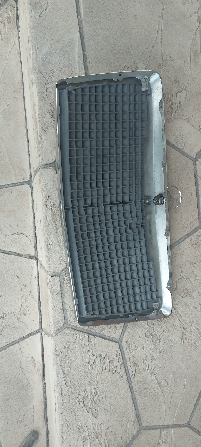 Mercedes-Benz Grill W124