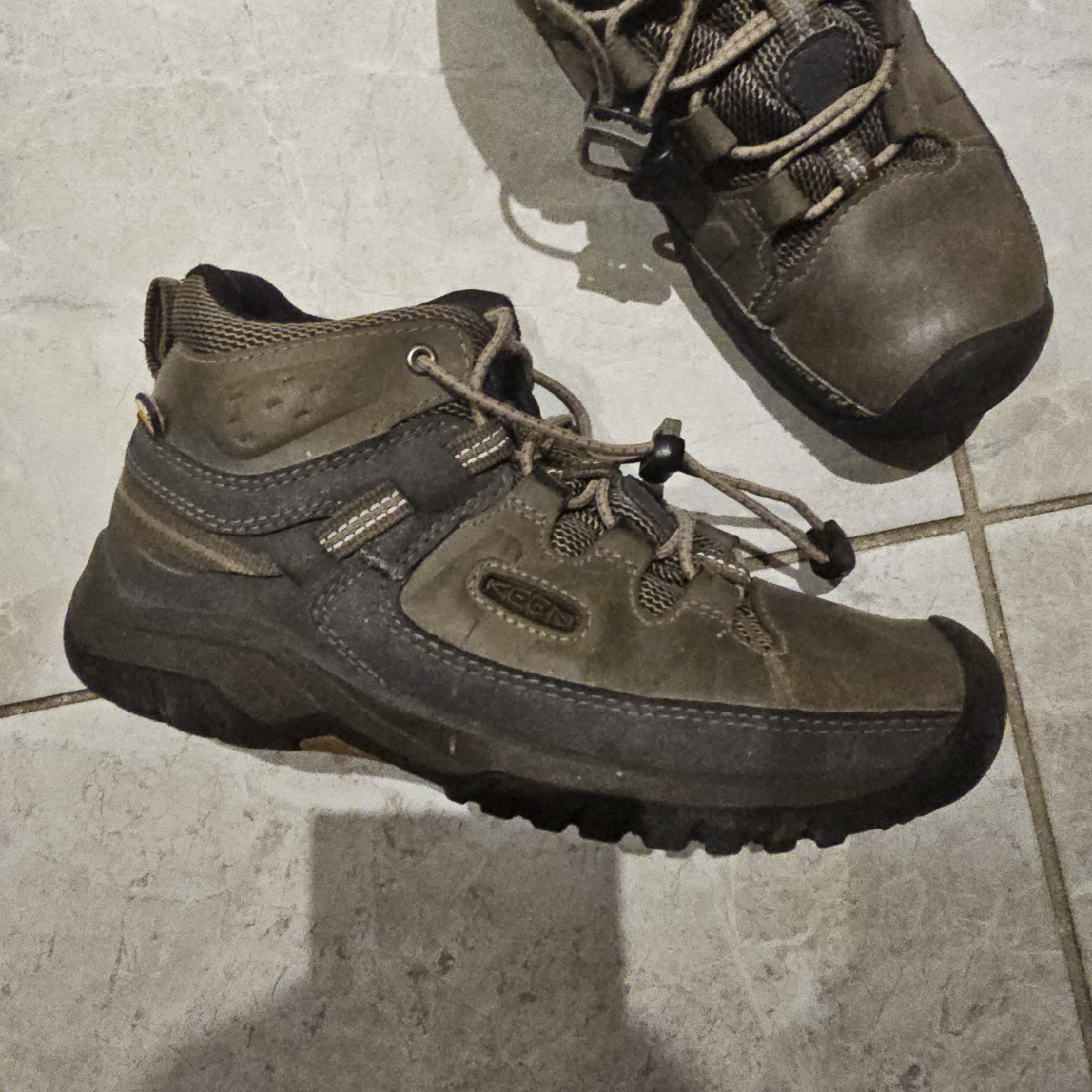 Keen Hiking Boots - US Size 3 - photo 3