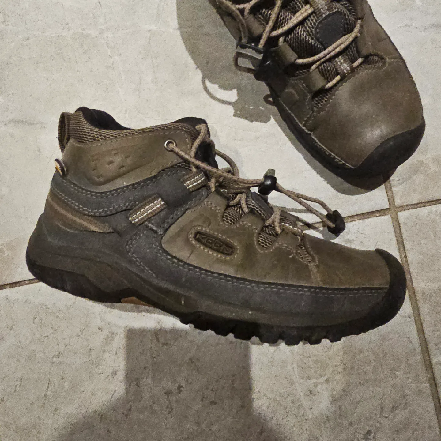 Keen Hiking Boots - US Size 3 image indicator(3)