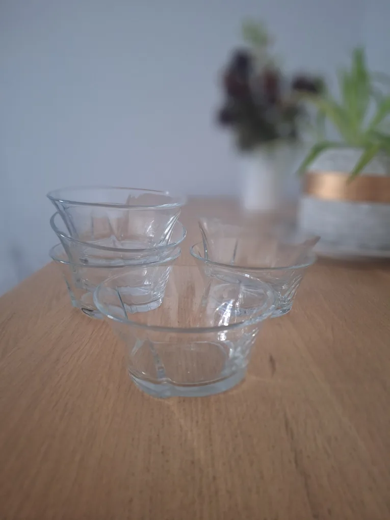 Set of 6 Small Glass Bowls thumbnail