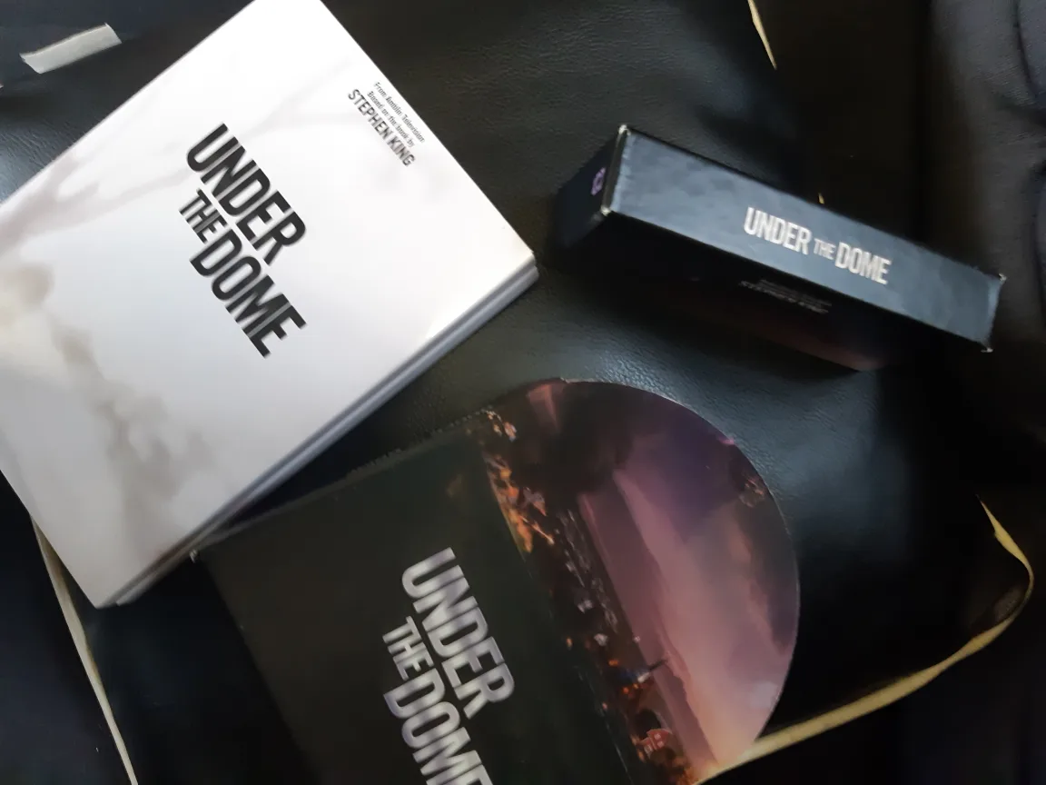 HORROR/ THRILLER TV SERIES DVD LOT - AHS, KING, HITCHCOCK image indicator(4)