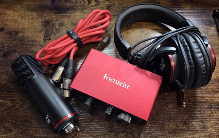 Focusrite Scarlett Solo Audio Interface & Microphone Bundle
