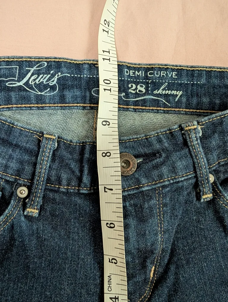 Levi's Demi Curve Skinny Jeans - Size 28 image indicator(5)