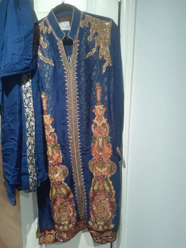 Women's Salwar Kameez Suits, Size L image indicator(7)
