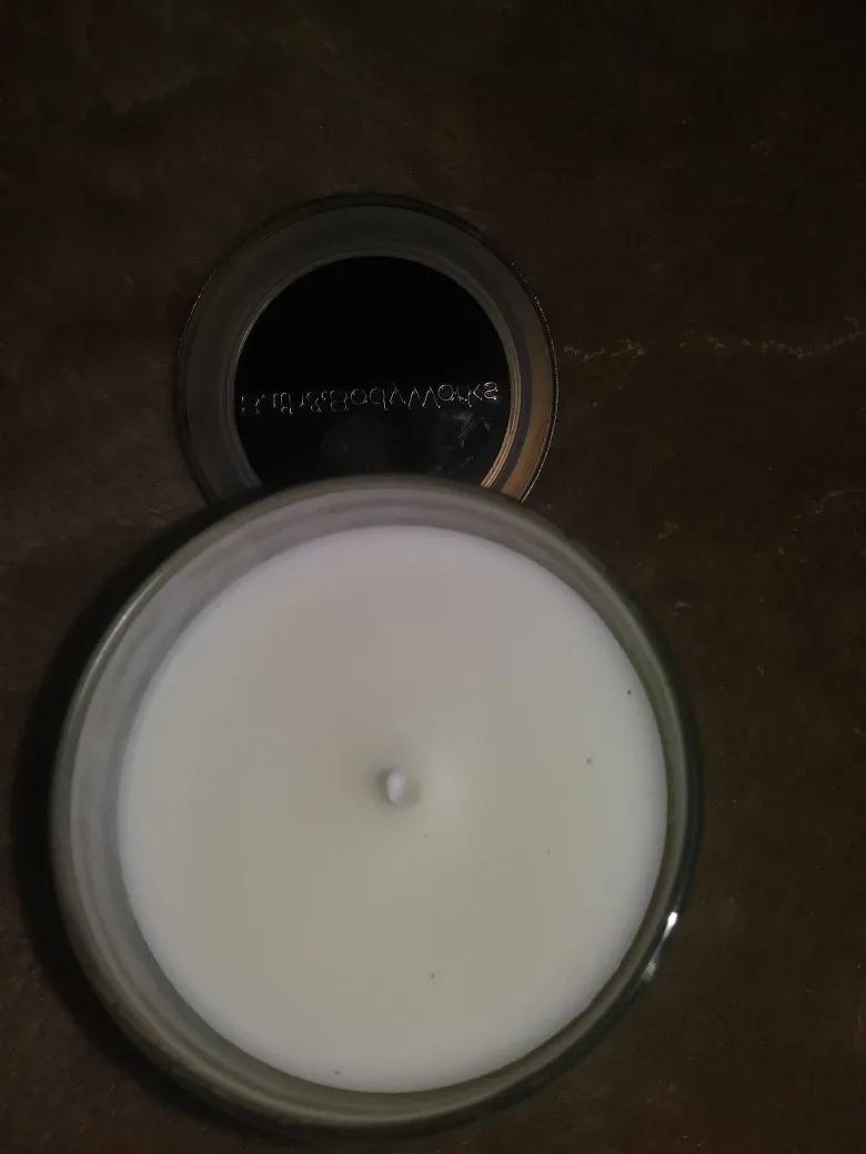 Bath & Body Works Pink Pineapple Sunrise Candle image indicator(2)