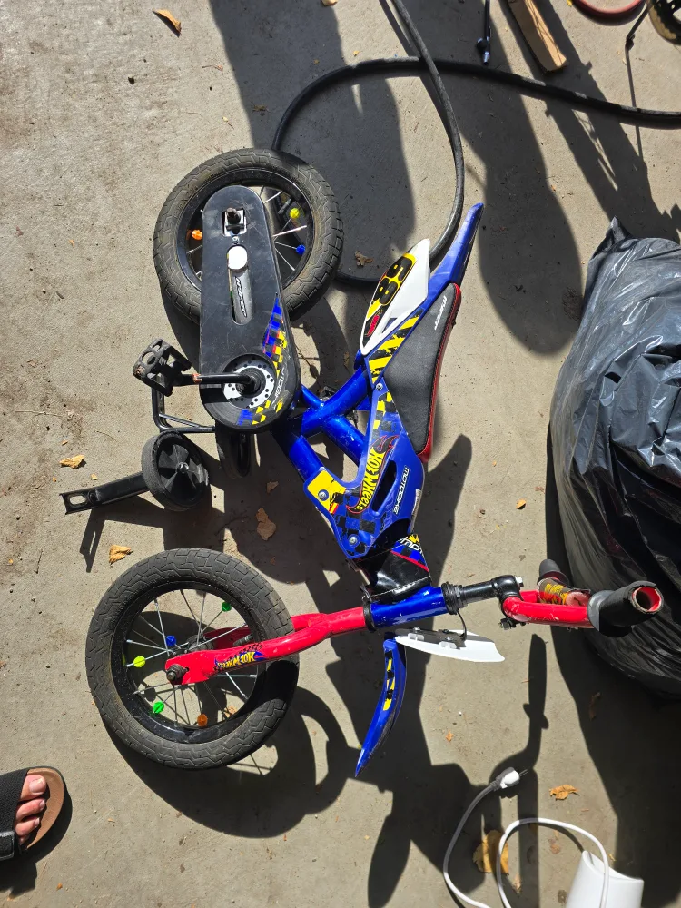 Hot Wheels Kids' Bike - 12 inch