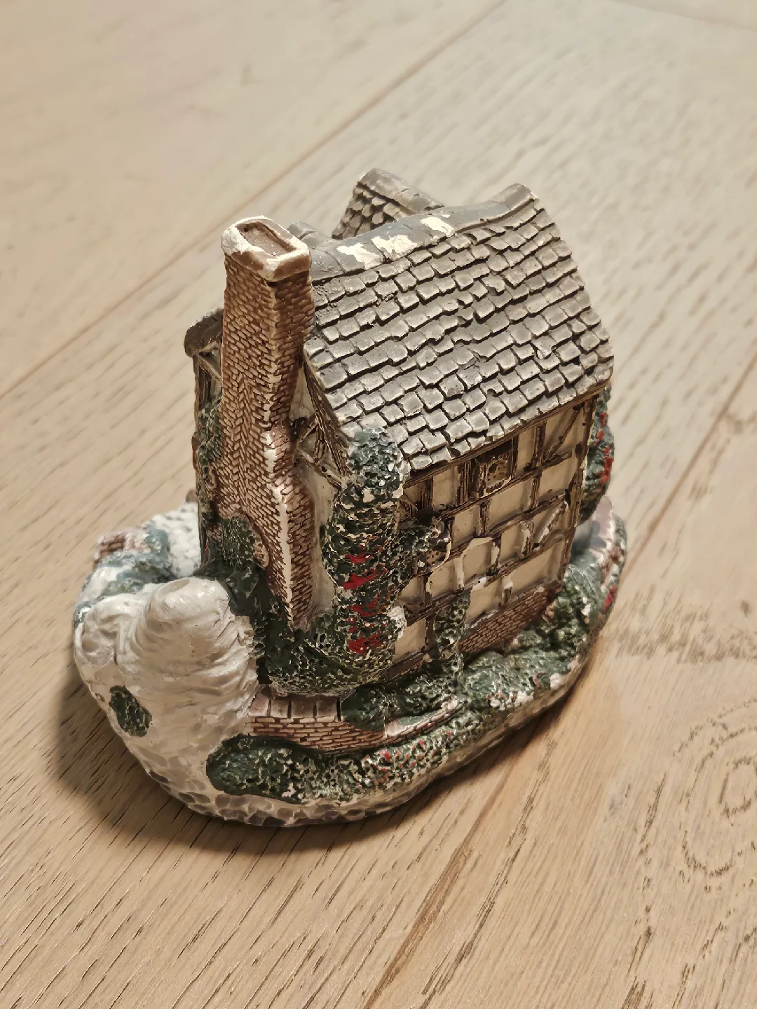 Home Interiors Miniature Tudor Cottage image indicator(3)