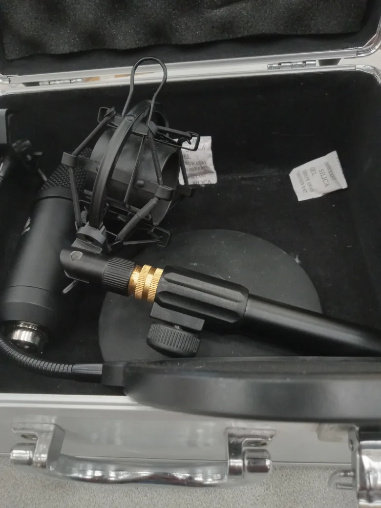 Maono Microphone with Stand & Case image indicator(9)