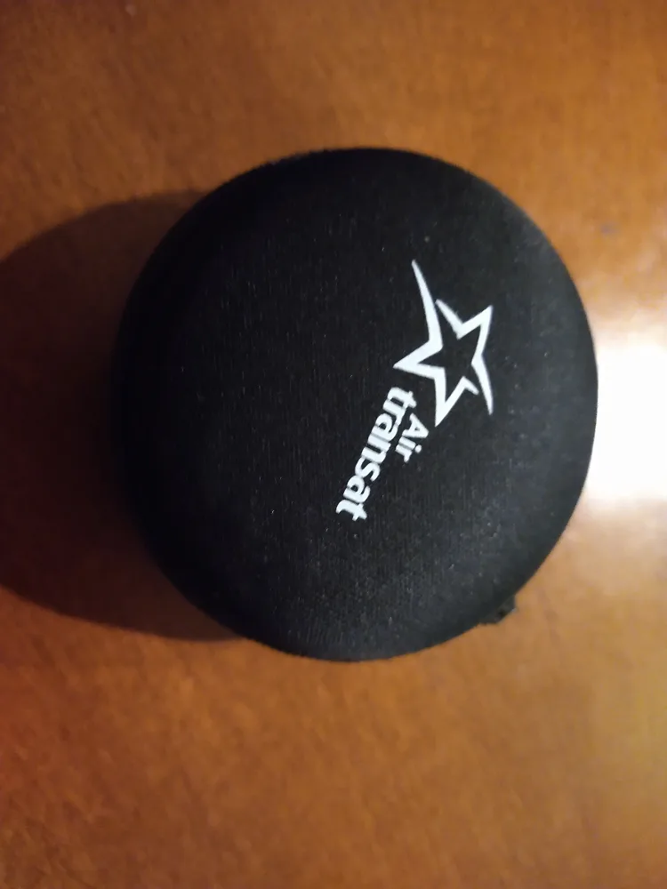 Air Transat Earbuds thumbnail