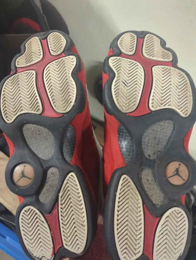 Air Jordan 13 Retro Size 9.5 US image indicator(3)