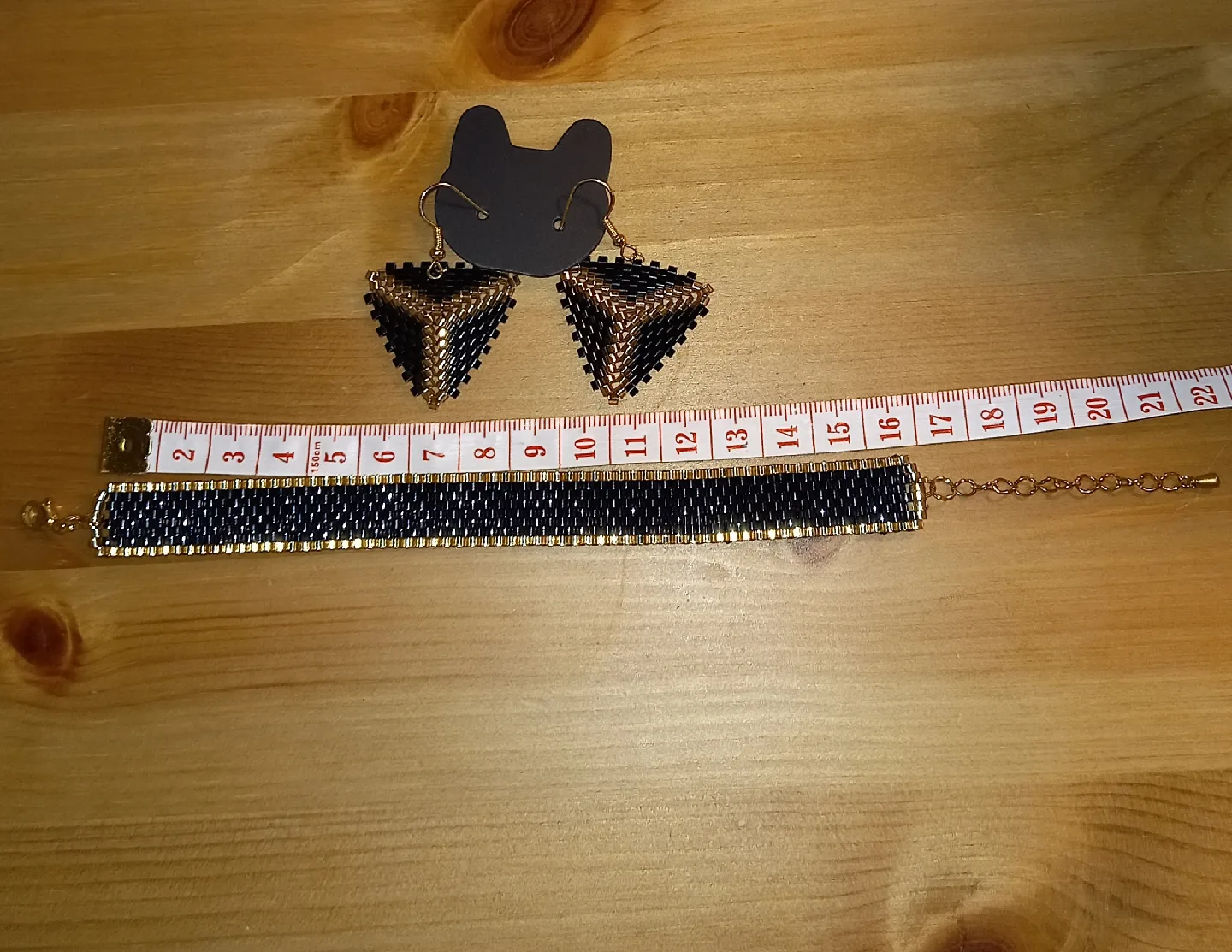 Handmade Beaded Bracelet & Earrings Set image indicator(5)