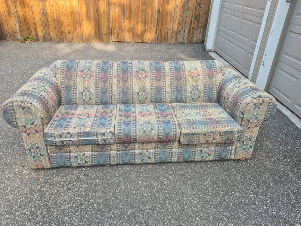 Patterned Three-Seat Sofa image indicator(4)