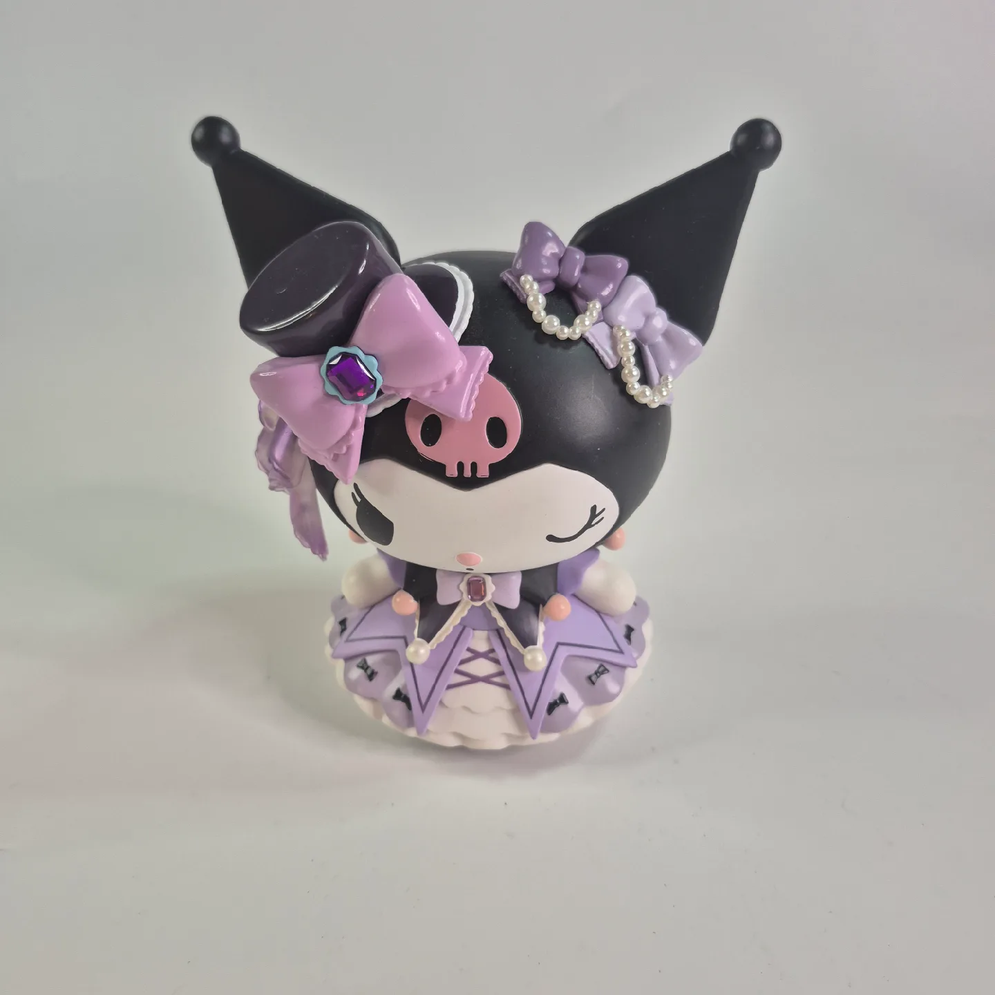 Kuromi Figurine image indicator(2)