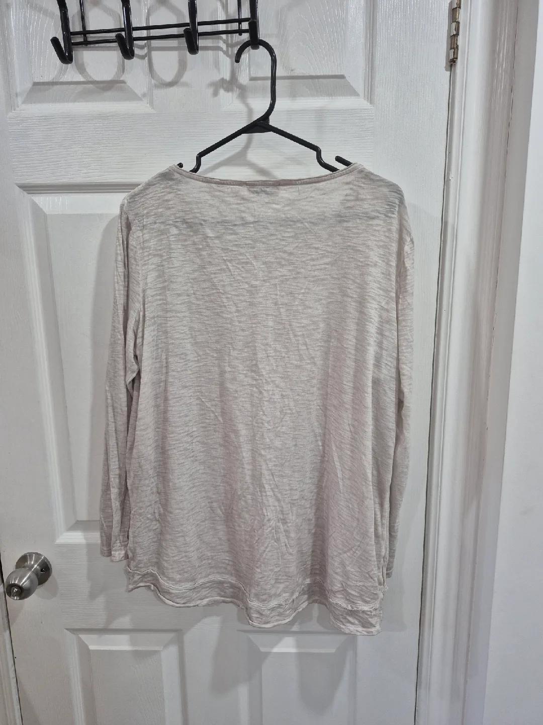 Triangle.Long Sleeve Sequin Top, Size L image indicator(3)