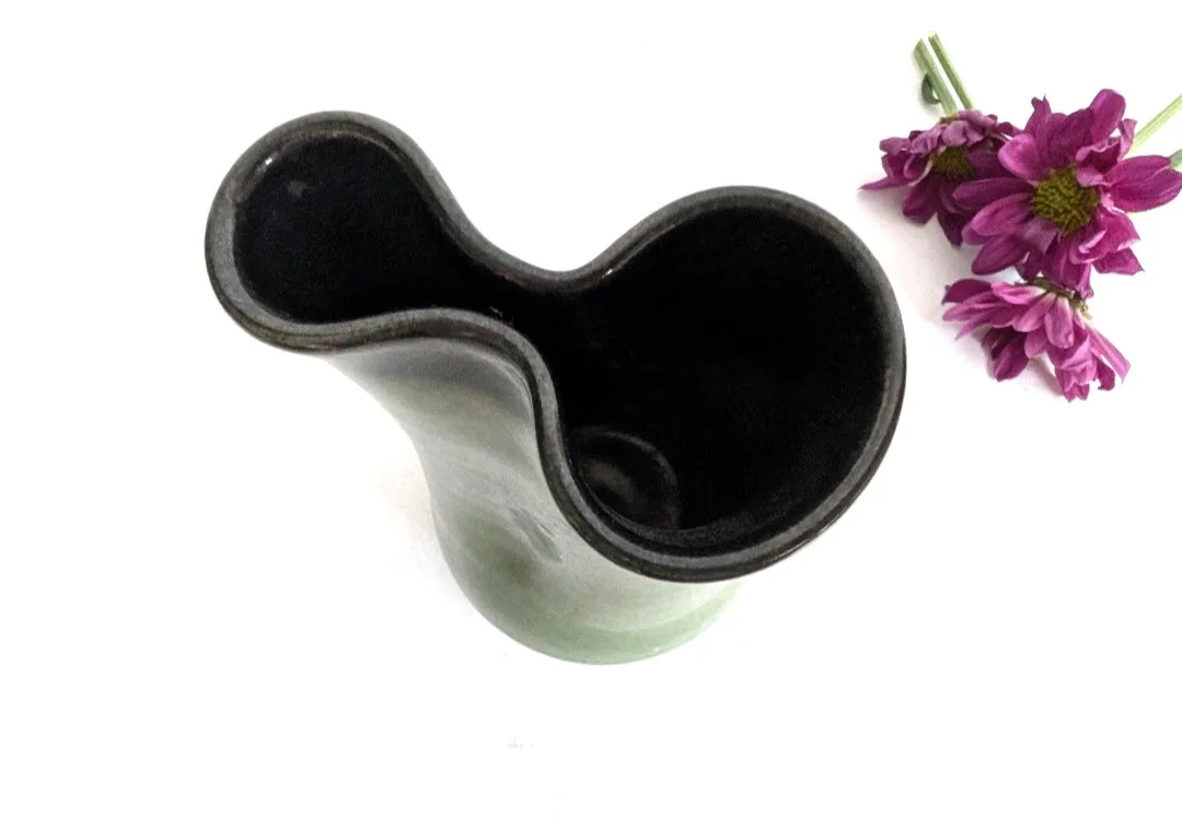 Handmade Pinched Pottery Vase ~ Retro Bohemian Decor image indicator(5)