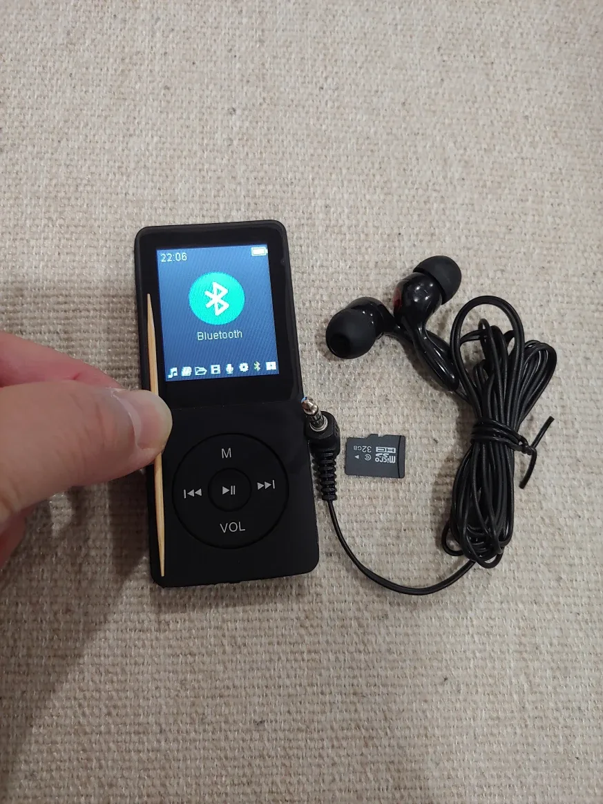 Bluetooth MP3 Player FM Radio and Voice Recorder image indicator(7)