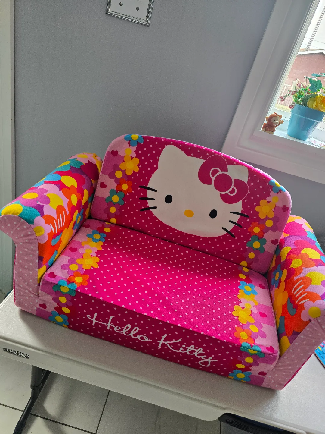 Hello Kitty Marshmallow 2-in-1 Flip Open Sofa thumbnail