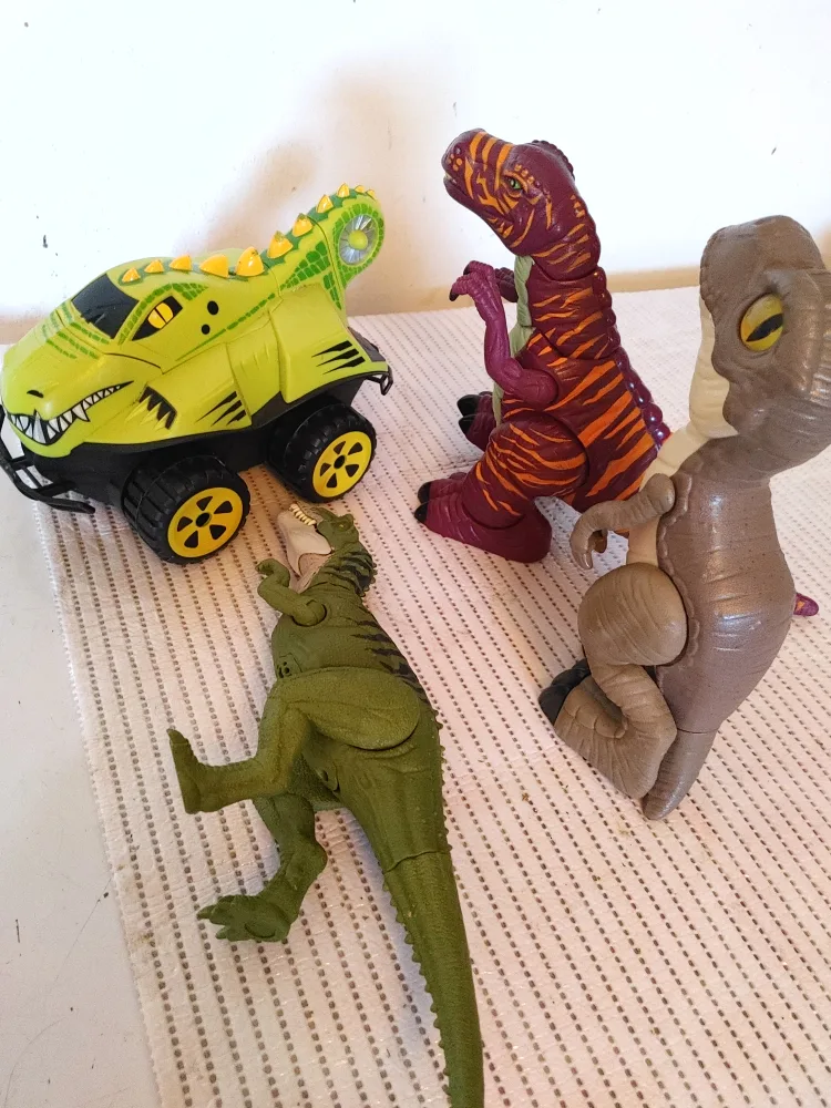 Dinosaur Toys (4) thumbnail