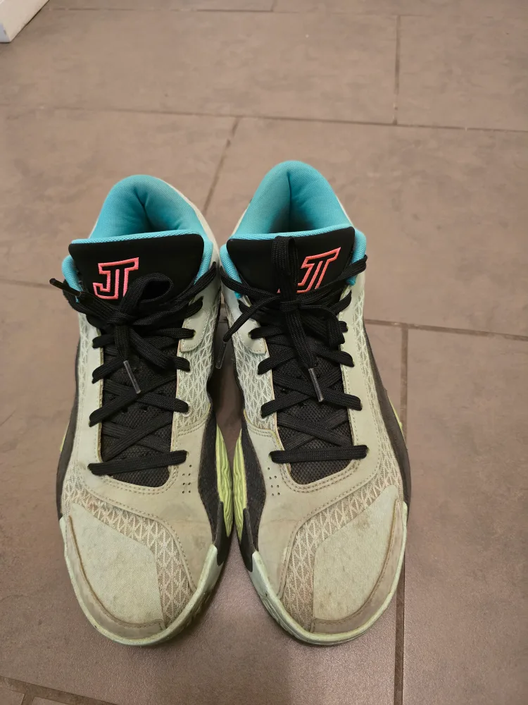 Jordan JT1 Basketball Shoes image indicator(2)