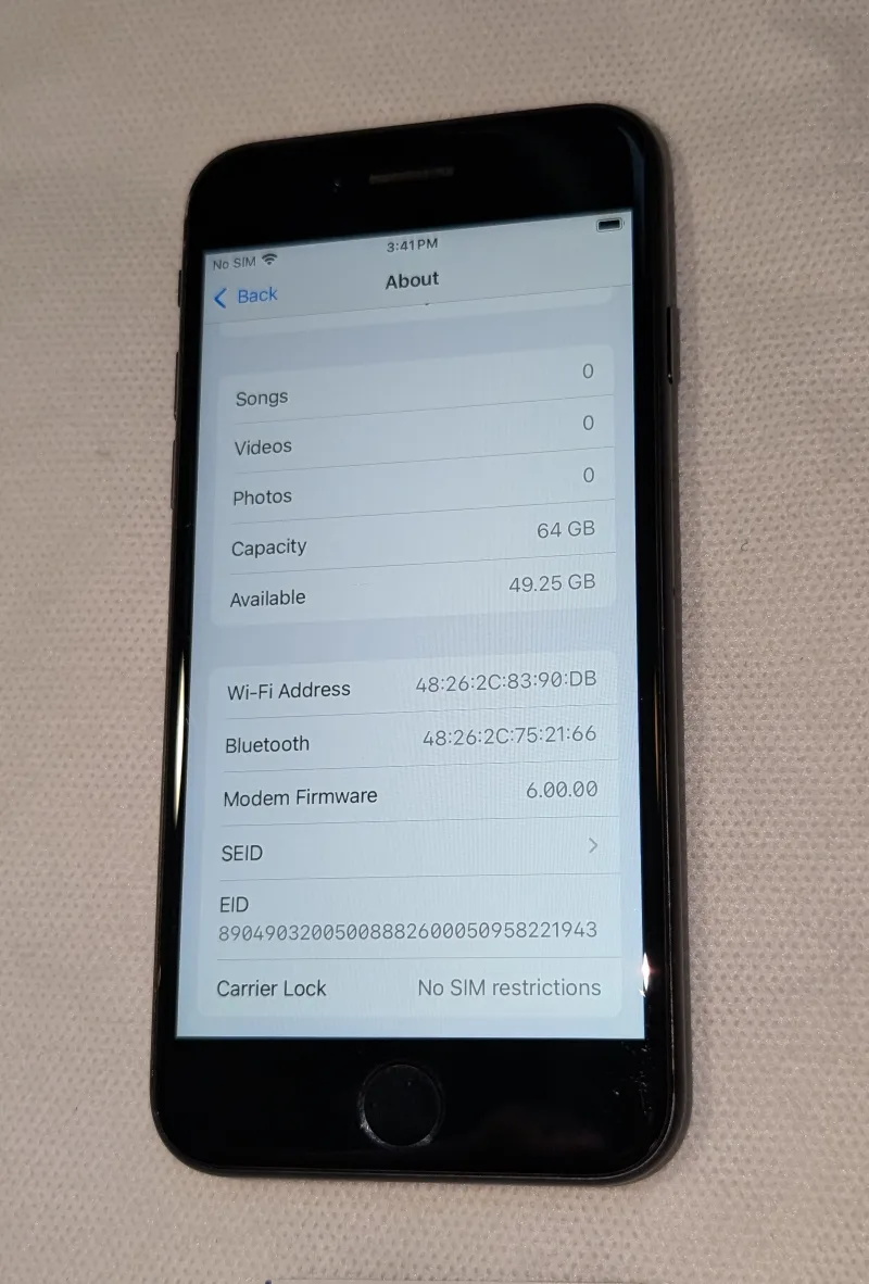 Great CONDITION UNLOCKED APPLE iPhone SE 2 2ND GEN 64gb image indicator(2)