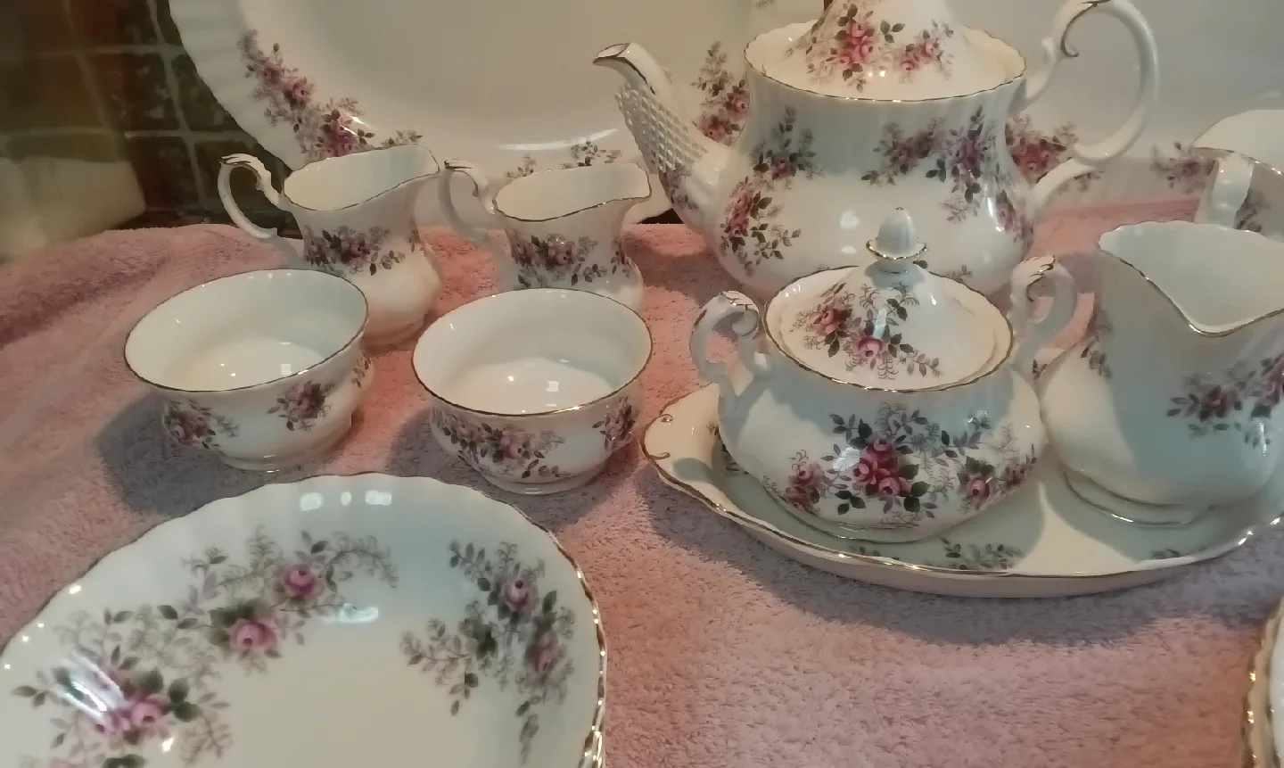 Collection of Royal Albert "Lavender Rose " Selling as a Bundle. image indicator(9)