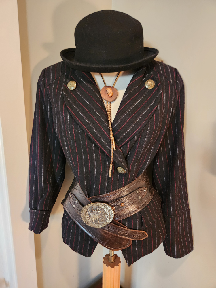 UNISEX Halloween find 4 PIRATES & scallywags!  BELT not for sale - photo 3