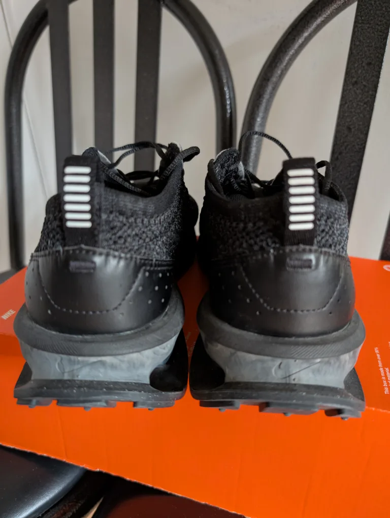 Nike Flyknit Running Shoes - US 8.5 image indicator(2)