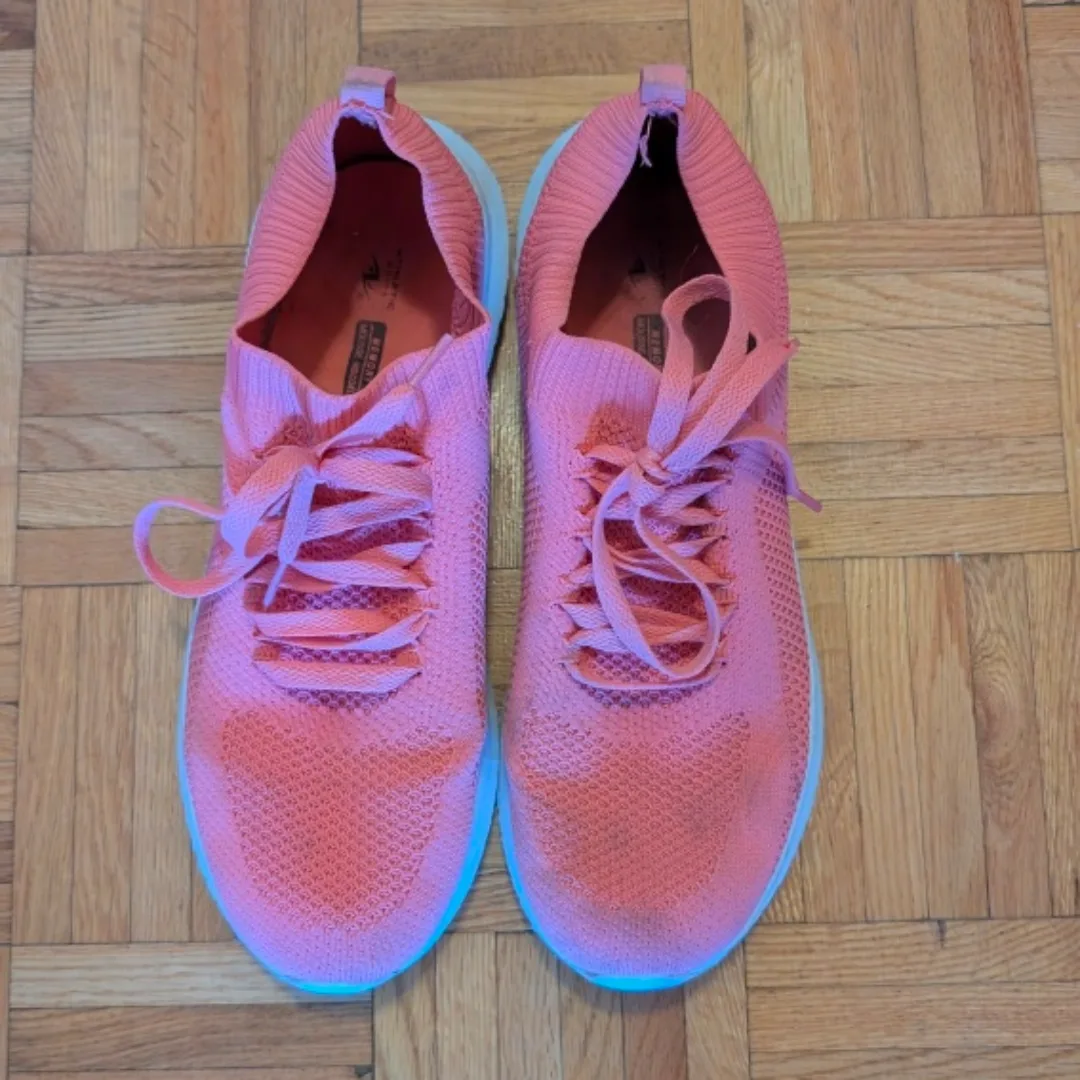 Pink Running Shoes thumbnail